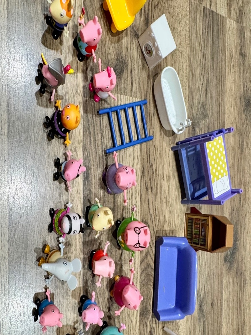 Peppa Pig Family & Friends 30 Toy Figure Lot + Furniture George Emily Grandpa